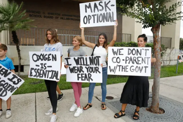 Protesta contra las mascarillas