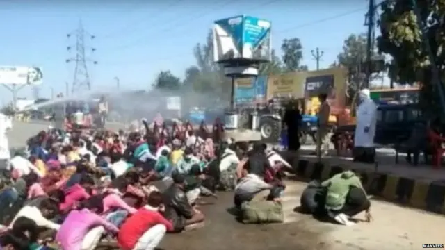 ਯੂਪੀ ਦੇ ਬਰੇਲੀ ਵਿੱਚ ਪੁਲਿਸ ਨੇ ਮਜ਼ਦੂਰਾਂ 'ਤੇ ਕੈਮਿਕਲ ਦਾ ਛਿੜਕਾਅ ਕੀਤਾ ਸੀ