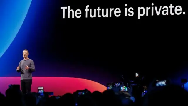 ফেসবুকের সিইও মার্ক জুকারবার্গ, হোয়াটসঅ্যাপের মালিকানাও তার গোষ্ঠীরই