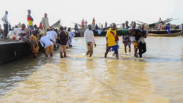 At least 60 dead in Nigeria boat accident, official says