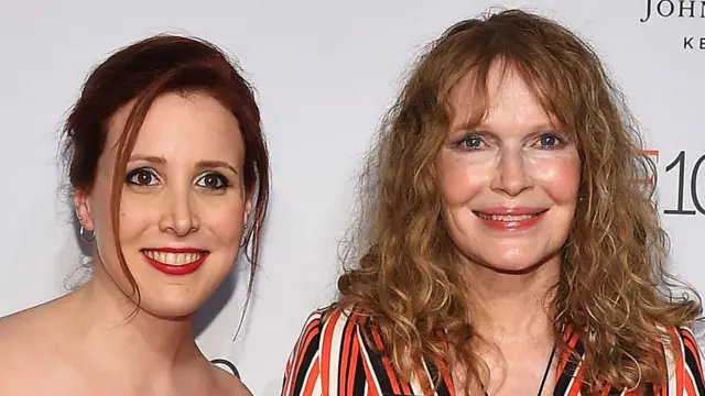 Ділан (зліва) і Міа Ферроу в 2016 році