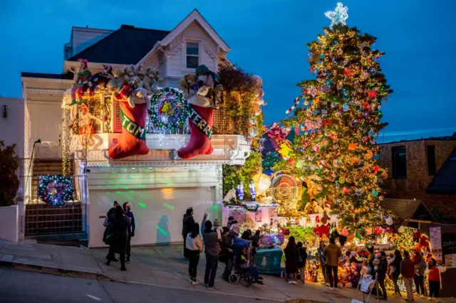 امریکی ریاست کیلیفورنیا کے شہر سان فرانسسکو میں سجائے گئے ٹوم اینڈ جیری ہاؤس کی ایک تصویر۔