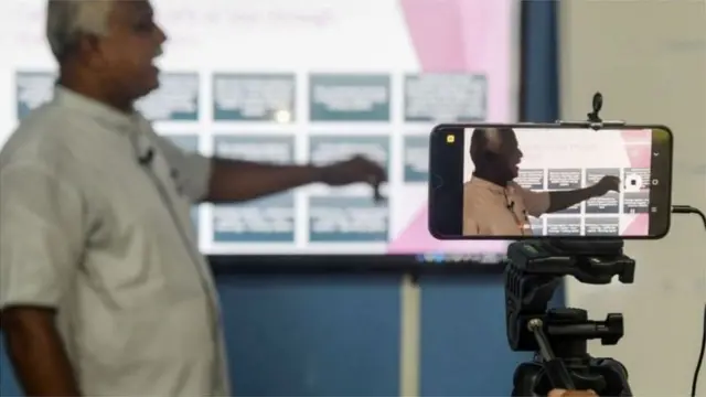 પ્રતીકાત્મક તસવીર