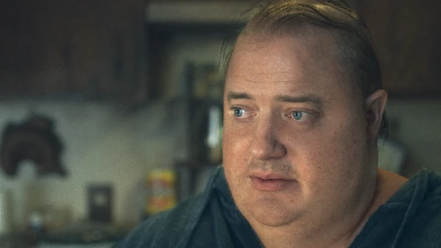 Brendan Fraser, um homem branco e calvojogo da roleta no bet365olhos azuis