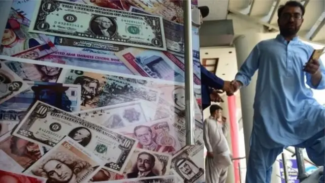 پاکستان دا مهال د خپل پولي واحد له بحرانه د وتلو هڅه کوي، چې د نوي حکومت لپاره لوی سرخوږی بلل کېږي.