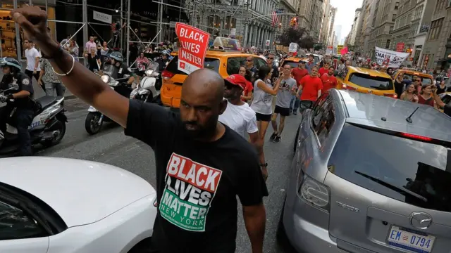 Manifestante do movimento Black Lives Matter