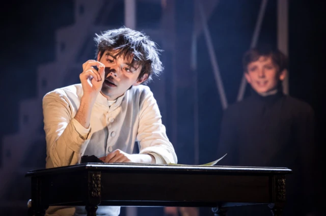 الهام از شش نقطه تاس برای ابداع الفبا