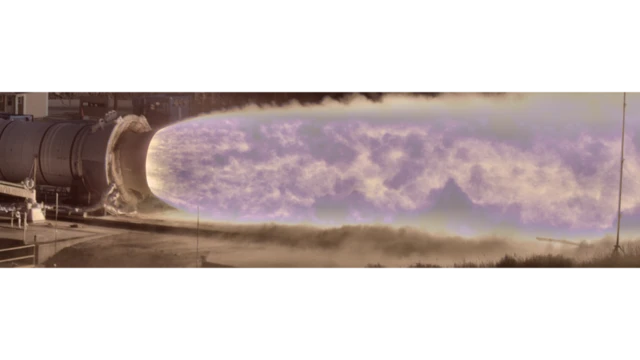 Imagen capturada por la cámara HiDyRS-X de las pruebas del motor QM-2 del Sistema de Lanzamiento Espacial de la NASA.