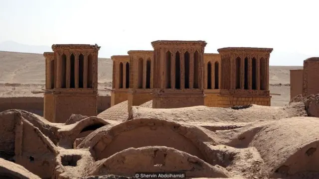 છ અને આઠ મોંના બાદગીર