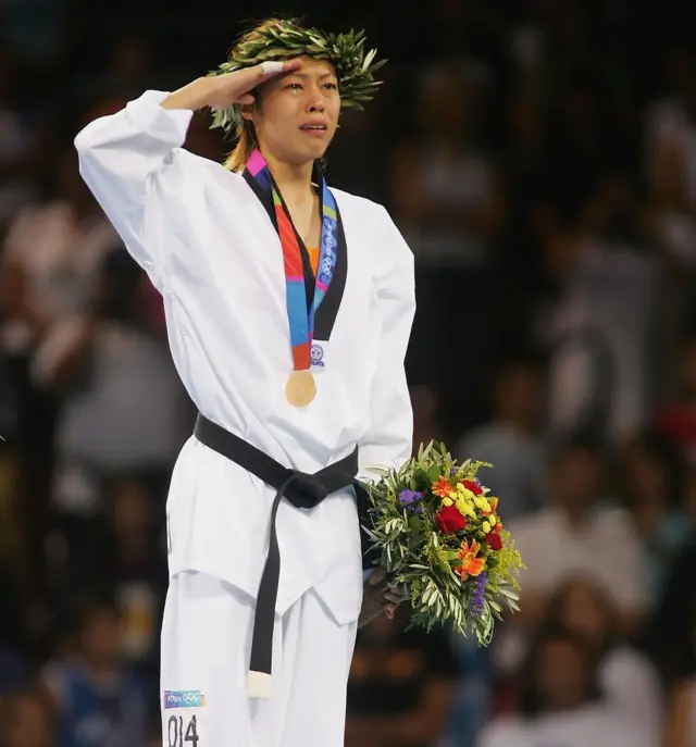 2004년 아테네올림픽에서 여자 태권도 49㎏급의 금메달리스트 천쉬친