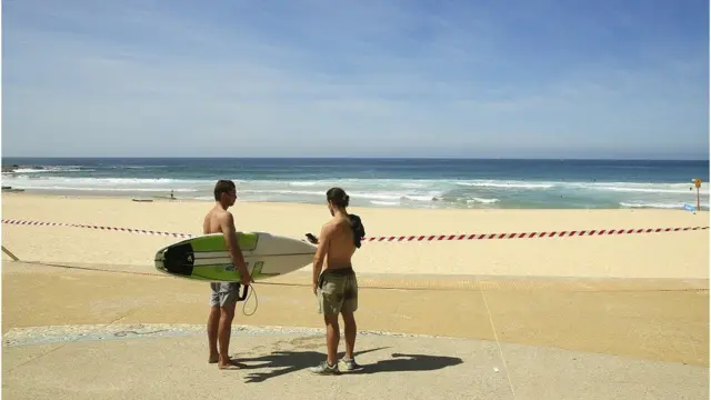 位于悉尼市区东南的马鲁巴海滩(Maroubra Beach)周日已关闭。