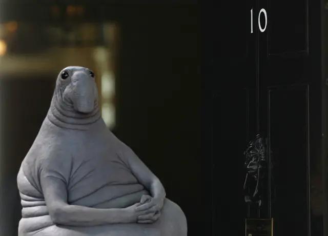 "Ждун в моем городе"