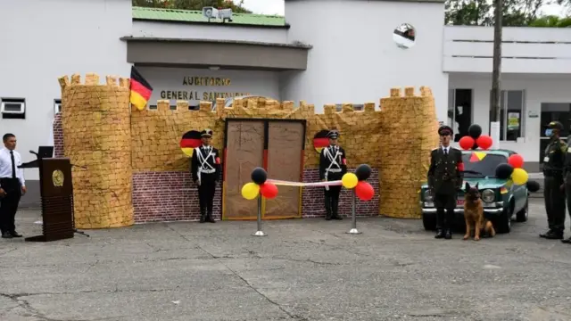 Una representación del nazismo en la escuela Simón Bolívar de Tuluá