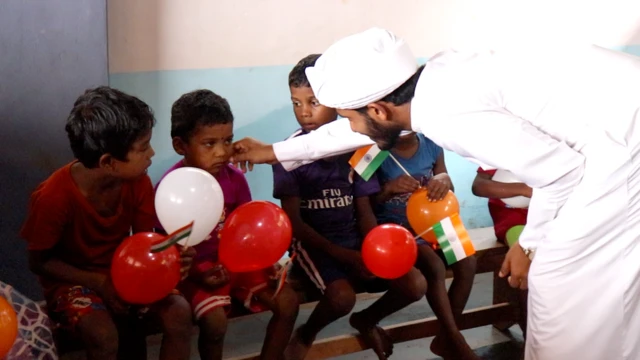 కేరళ సహాయ శిబిరాల్లో పిల్లలు