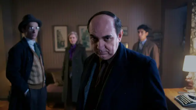 Luis Gnecco como Neruda