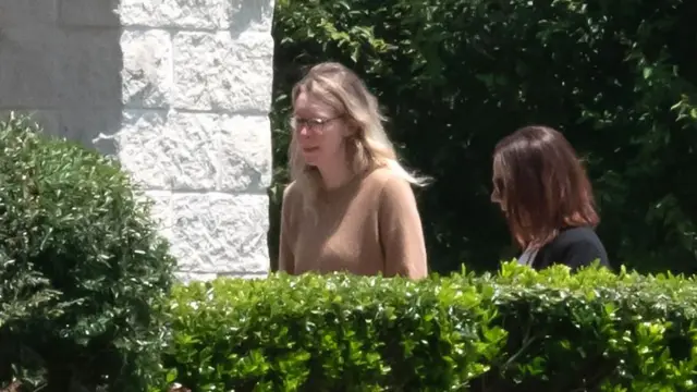 Imagen de Elizabeth Holmes antes de entrar en prisión
