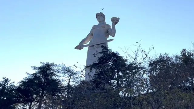 Она Гуржистон хайкали