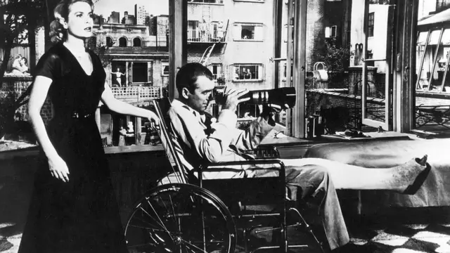 "Окно во двор"