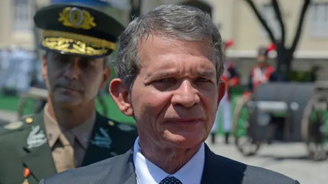 O ministro da Defesa, general Joaquim Silva e Luna