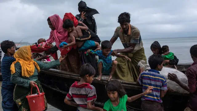 ยูเอ็นคาด มีผู้ลี้ภัยราว 270,000 คนทะลักเข้าบังกลาเทศ ส่วนใหญ่เป็นชาวโรฮิงญา