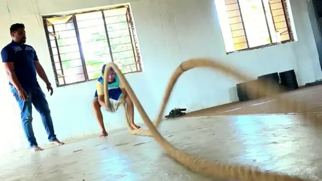 బాలికలు రెజ్లింగ్