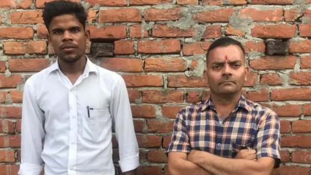 स्थानिक पत्रकार योगेश आणि राहुल