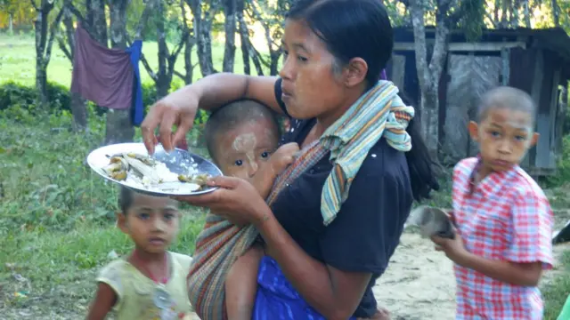 ရခိုင်တိုက်ပွဲဒေသက အမျိုးသမီး