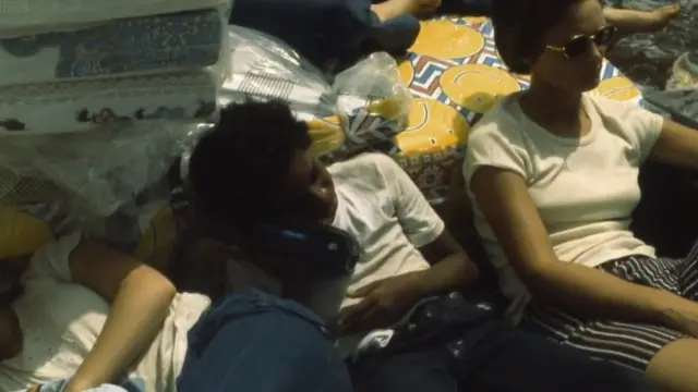 जोन्सटाऊनला येणाऱ्या लोकांना 19 तासांचा नदी प्रवास करून यावं लागायचं