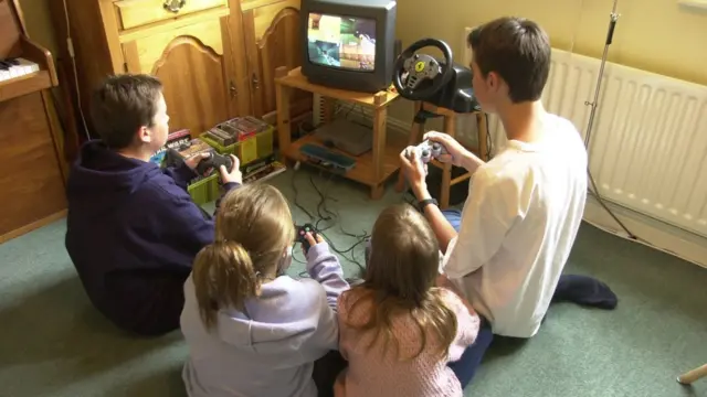 เด็ก ๆ เล่นเกม