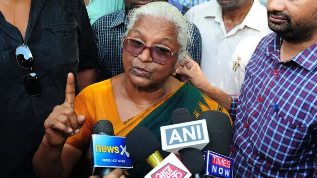 பேரறிவாளனுக்கு பரோல் - அரசு கருத்துக்கு ஆதரவு, எதிர்ப்புக் குரல்கள்