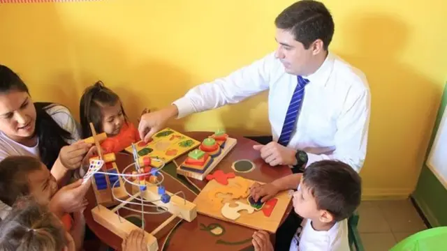 El ministro Carlos Zárate.