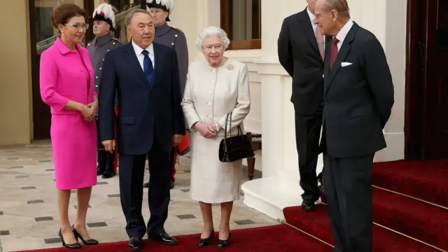 Дарига Назарбаева, Нурсултан Назарбаев, королева Елизавета и принц Филипп