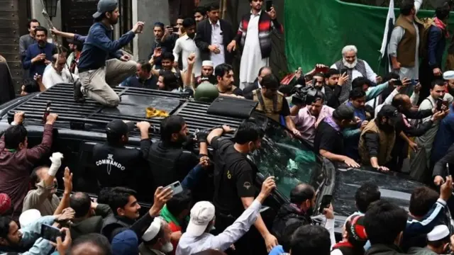 موكب عمران خان