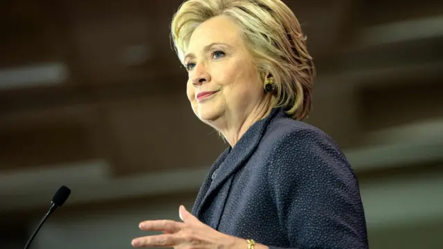 Hillary Clinton en conferencia.