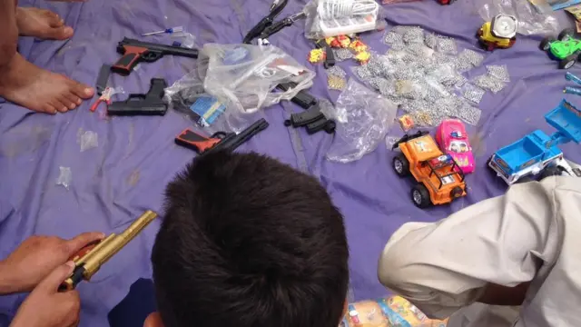 کھلونا بندوق