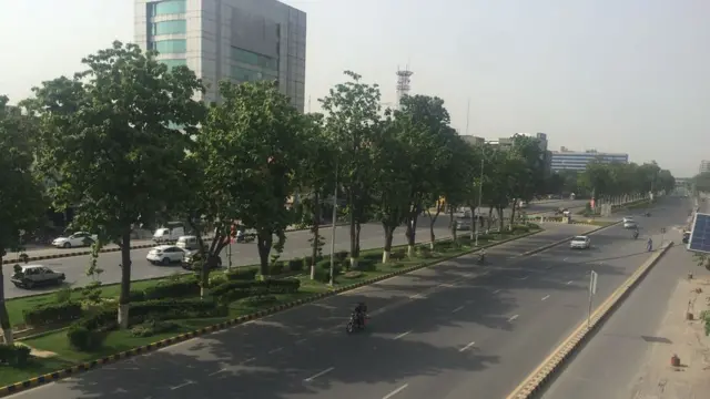 لاہور کی سڑکیں ویران