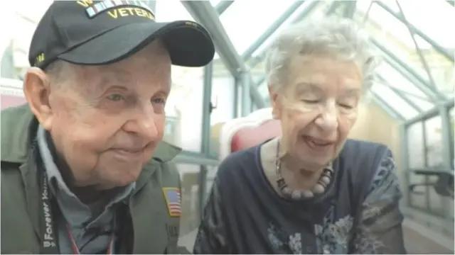 కేటీ రాబిన్స్, జీనైన్