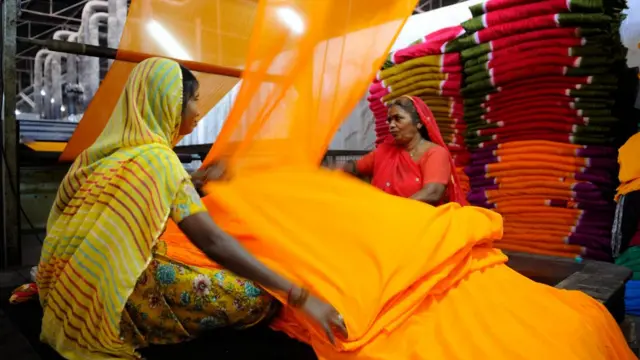 કાપડની દુકાન