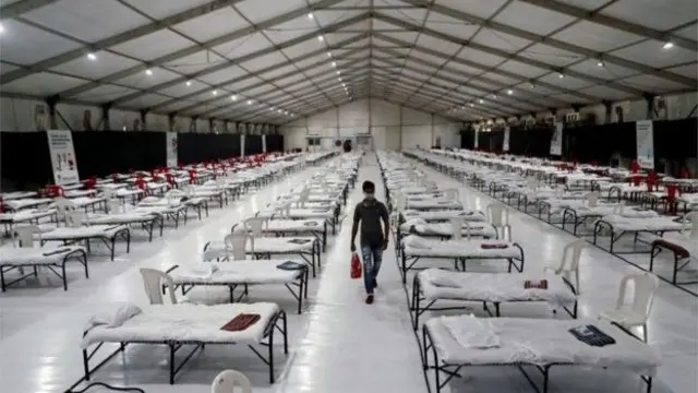 కోవిడ్ కేర్ కేంద్రాలలో ఆక్సిజన్ సరఫరా అవసరం ఉంది.