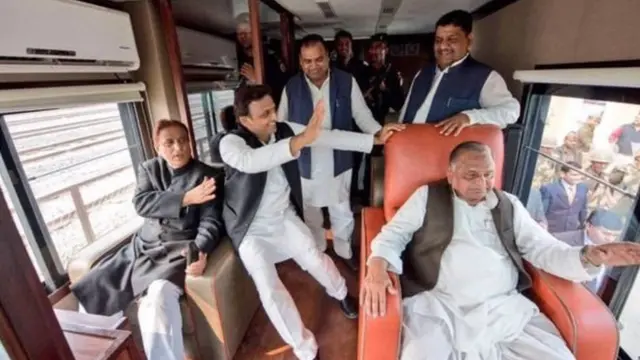 अखिलेश यादव