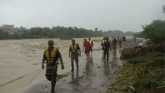 නේපාල හමුදාව ගංවතුර සහන මෙහෙයුමක