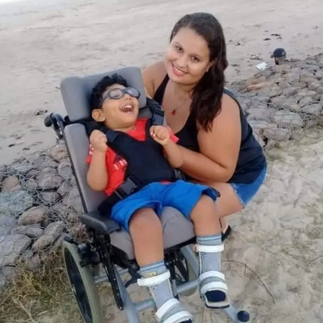 Ana Maria Pereira e Pedro Lucas,bônus de registro de pagamento do cassinofoto na praia