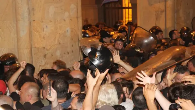 столкновения в тбилиси