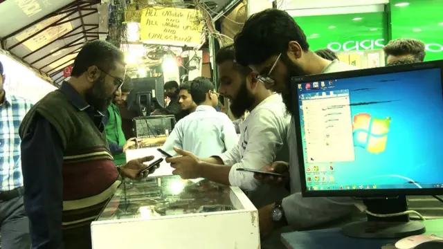 کراچی موبائل مارکیٹ