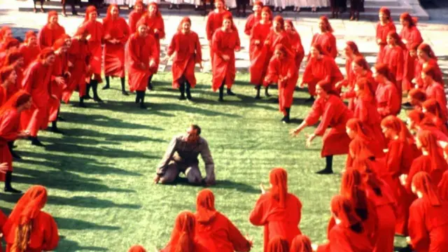 Huluドラマ「ハンドメイズ・テイル／侍女の物語」より