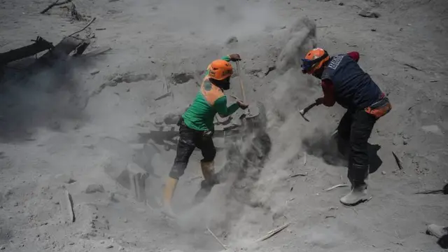 انڈونیشیا آتش فشاں