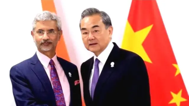 चीनी विदेश मंत्री वांग यी के साथ एस. जयशंकर