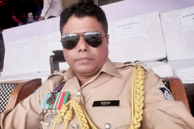 E l superintendente de la policía de Bazar de Cox, A B M Masud Hossain
