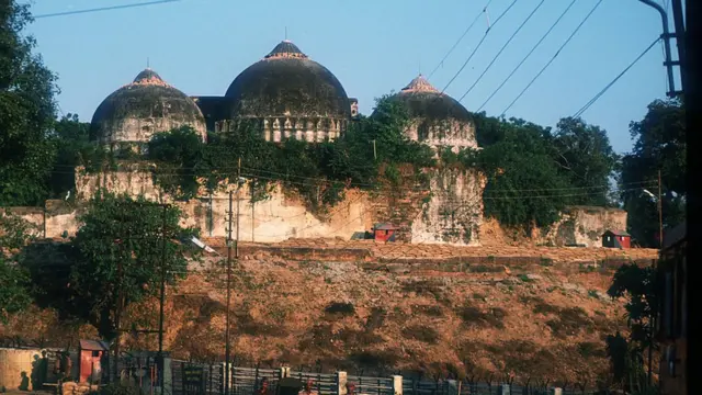 બાબરી મસ્જિદની તસવીર