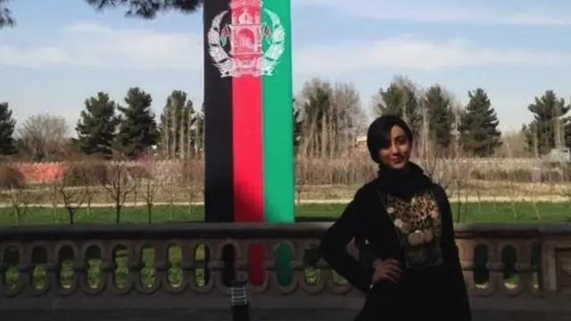 مريم هوتاكي في كابل خلال الاحتفال بعيد الاستقلال عام 2015
